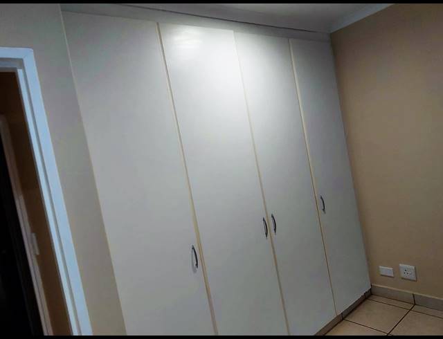 2 bed property to rent in ILLOVO BEACH